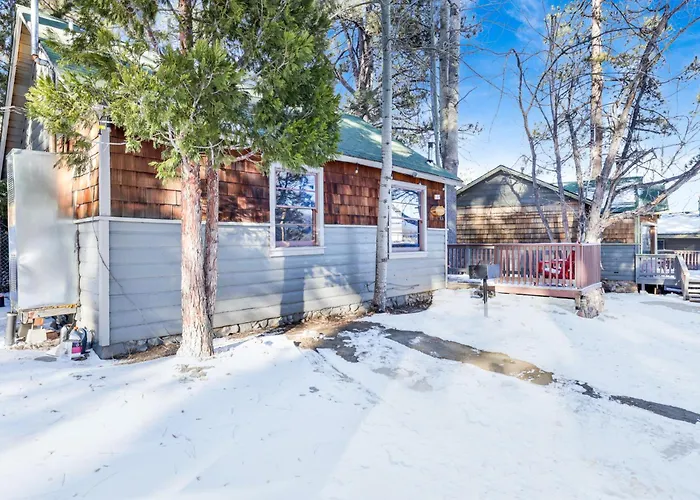 Shore Acres Lakefront Group Lodge By Big Bear Vacations